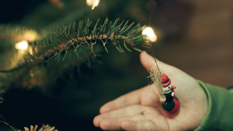 Γιορτές: Ιδέες για δημιουργικές δραστηριότητες με τα παιδιά στο σπίτι